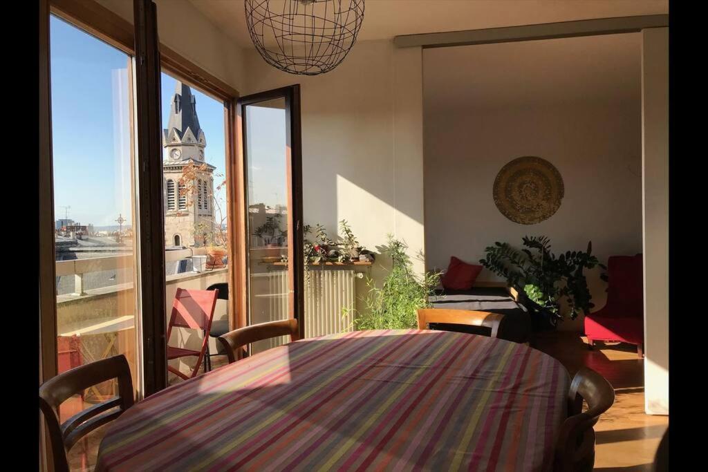 Le Charme De Montmartre A Ciel Ouvert Paris Exterior foto